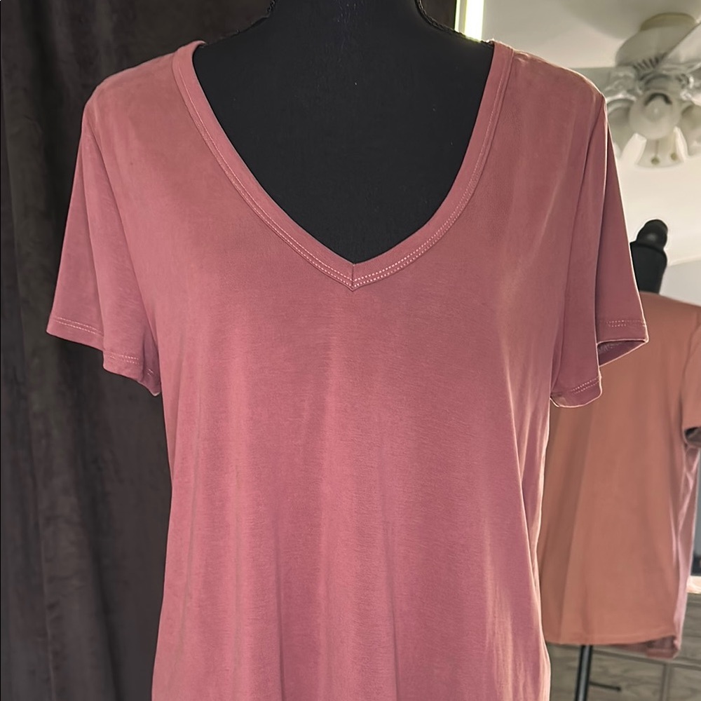 Anthropologie T-Shirt - Picture 9 of 9